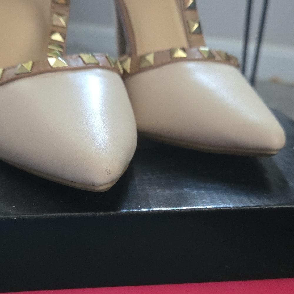 Pointed T-Strap Studded High Heels in Light Beige - Picture 6 of 9
